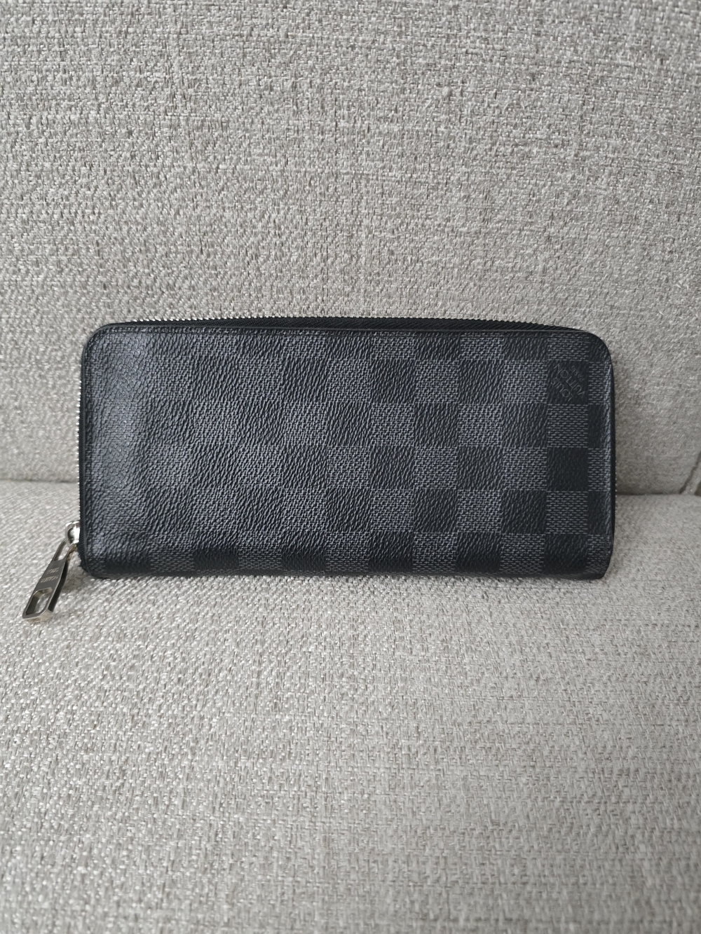 Louis Vuitton Zippy Damier Graphite